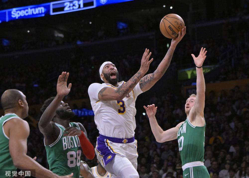 巴黎球员们周三归队开始夏训，只有一周时间备战欧洲超级杯.